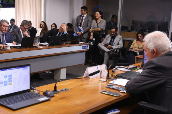 CCJ do Senado adia votação do PL Antifacção para 10 de dezembro