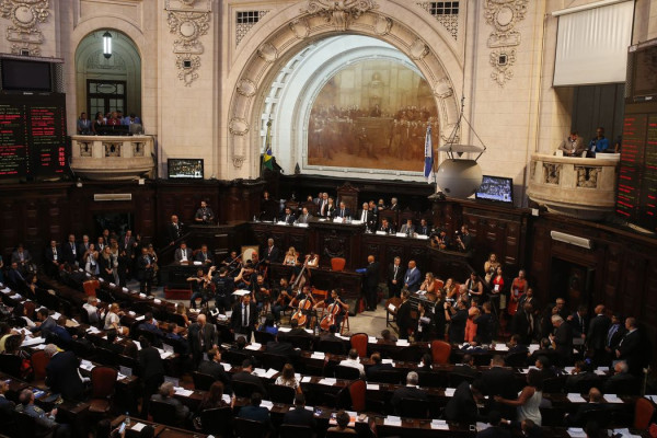 Alerj deve decidir sobre prisão de Bacellar nos próximos dias