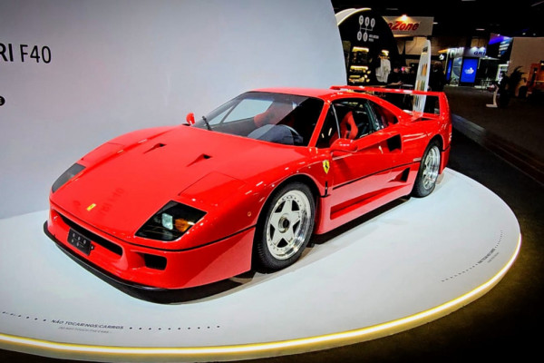 Ferrari F40
