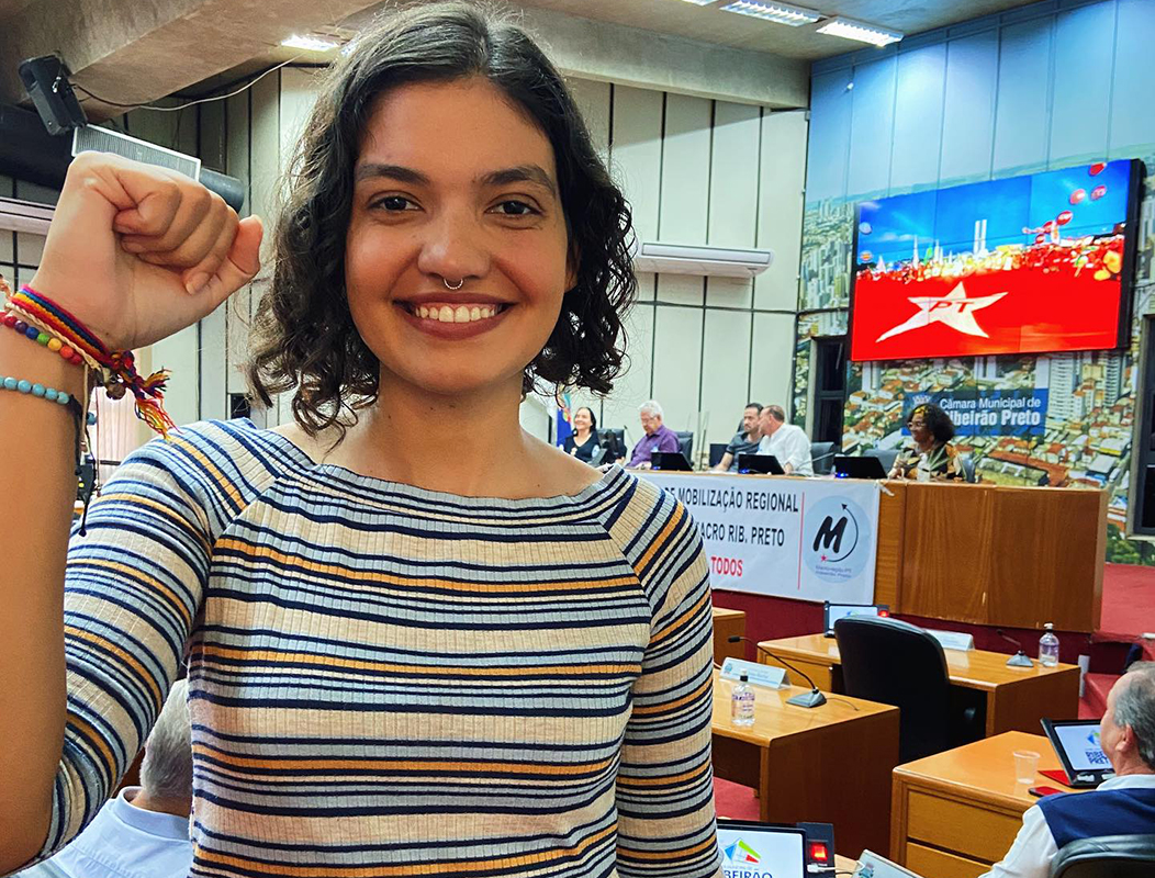 Duda Hidalgo, vereadora do PT, durante evento na Câmara