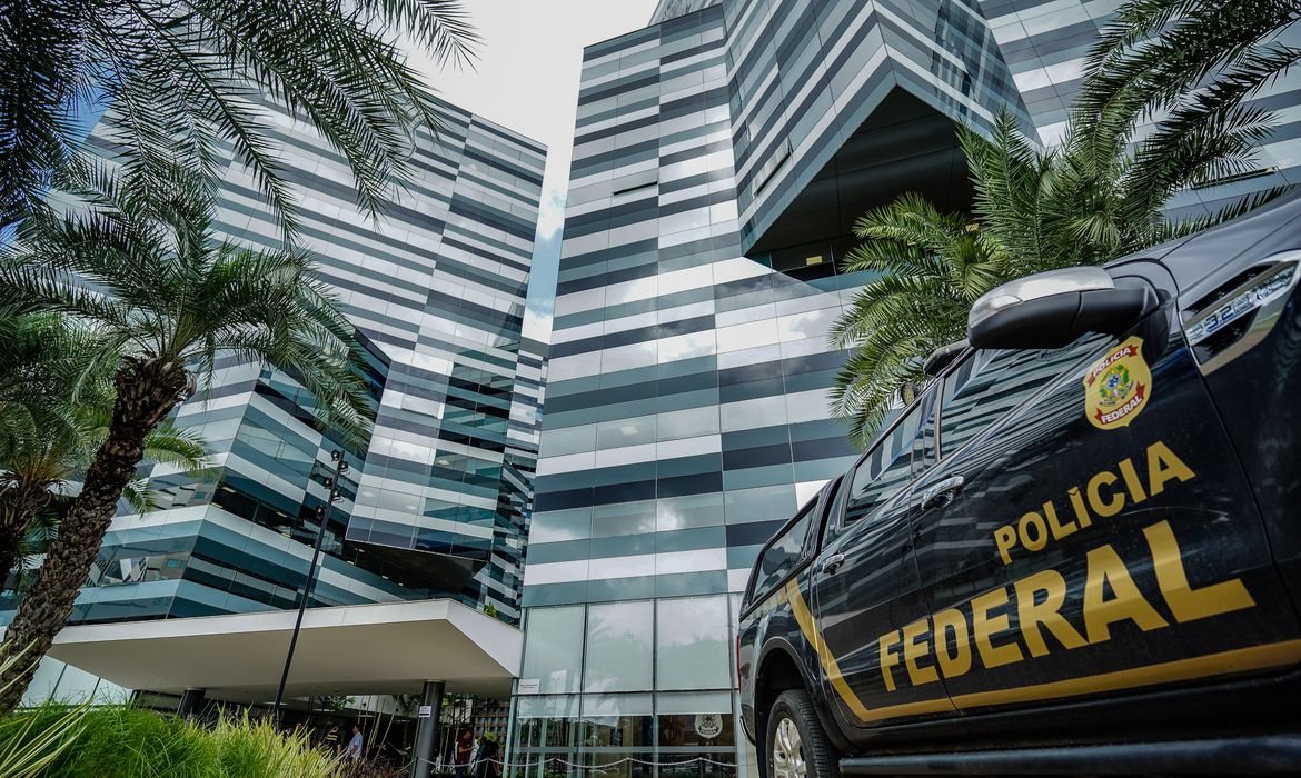 Anderson Torres e Ramagem são demitidos da PF após condenação