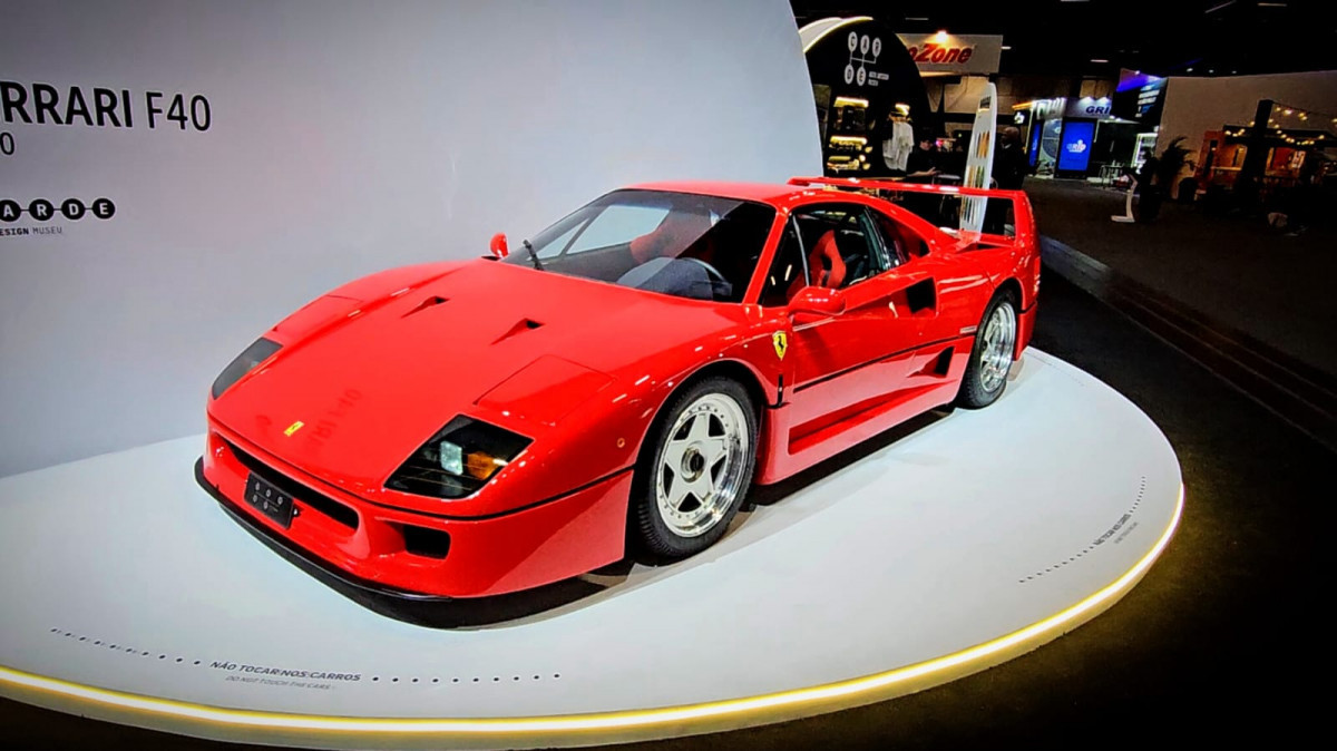 Ferrari F40
