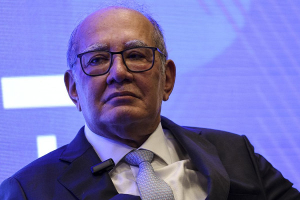 Gilmar nega blindagem do STF e diz que Lei do Impeachment caducou"