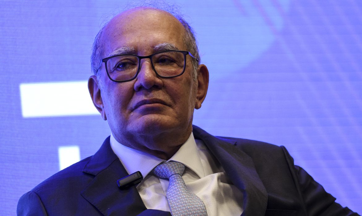 Gilmar nega blindagem do STF e diz que Lei do Impeachment caducou"