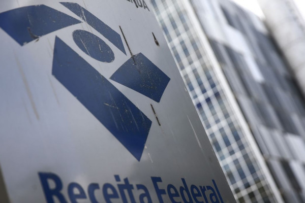 Receita alerta para falsas cobranças com nome e CPF do contribuinte