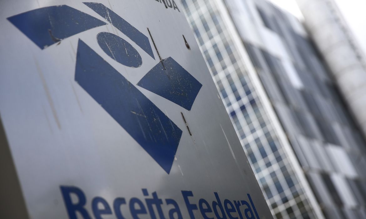 Receita alerta para falsas cobranças com nome e CPF do contribuinte