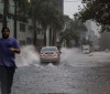 Capital paulista entra em estado de atenção com chuva e alagamento