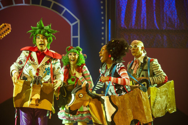 O musical "A Incr&iacute;vel Viagem do Quintal" leva personagens do Quintal da Cultura ao palco em uma aventura repleta de descobertas