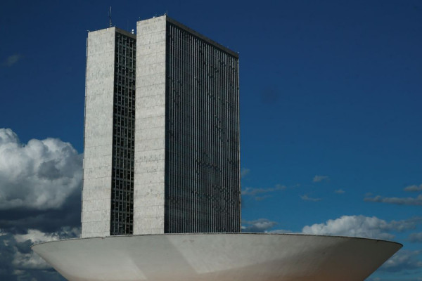 Comissão especial da Câmara aprova novo Plano Nacional de Educação