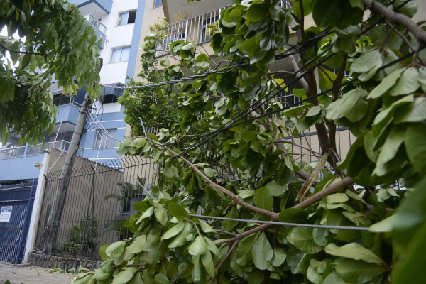 Rio registra fortes ventos devido à passagem de frente fria