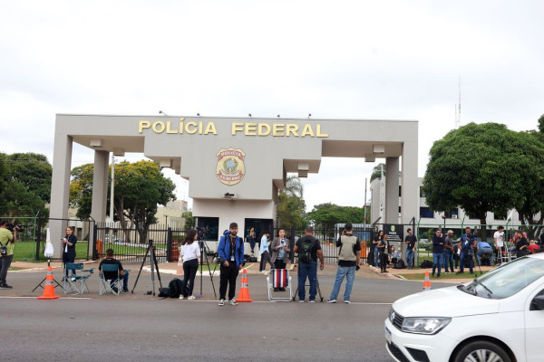 Defesa de Bolsonaro pede autorização para realizar exame na prisão