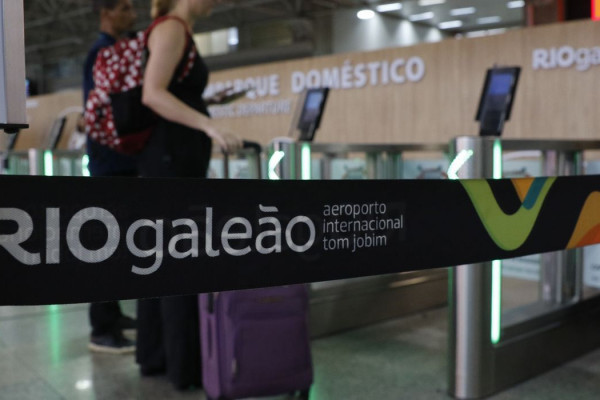 Ventania que atingiu SP provocou cancelamento de voos no Rio