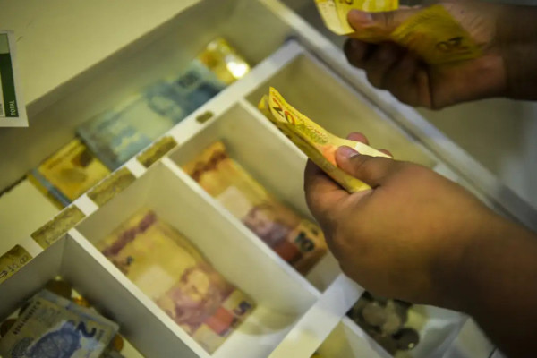 Segunda parcela do décimo terceiro deve ser depositada até esta sexta