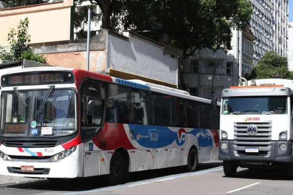 Setor de serviços cresce 0,3% em outubro, nono mês seguido de alta