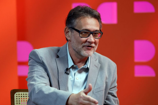 Brasil no Mundo recebe o historiador João Cezar de Castro Rocha