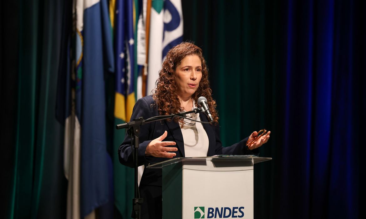 Estatais não são peso, são patrimônio, defende ministra da Gestão