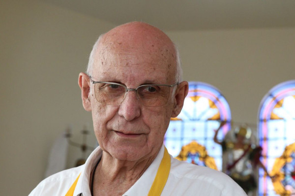 Igreja manda padre Júlio deixar de transmitir missas na internet