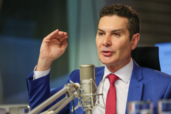 Governo federal vai investir R$ 4 bilhões em trens no Recife