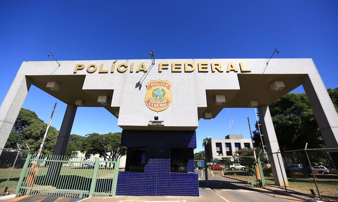 PF consulta Moraes sobre encomendas enviadas a Bolsonaro