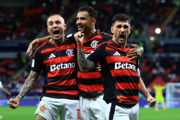 Flamengo enfrenta PSG em busca do título da Copa Intercontinental