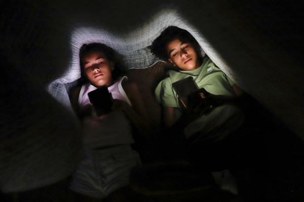 Acesso à internet na primeira infância mais do que dobrou desde 2015