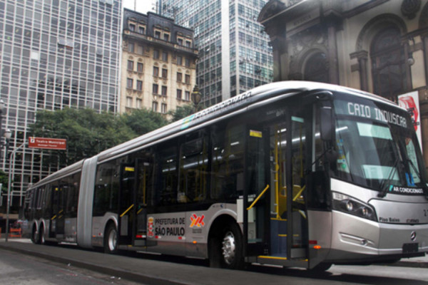 Prefeito de SP não descarta aumento na tarifa dos ônibus em 2026