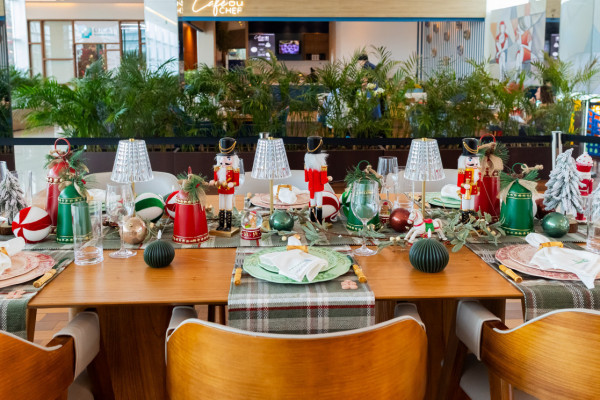 Exposi&ccedil;&atilde;o de mesas de Natal no Ribeir&atilde;oShopping