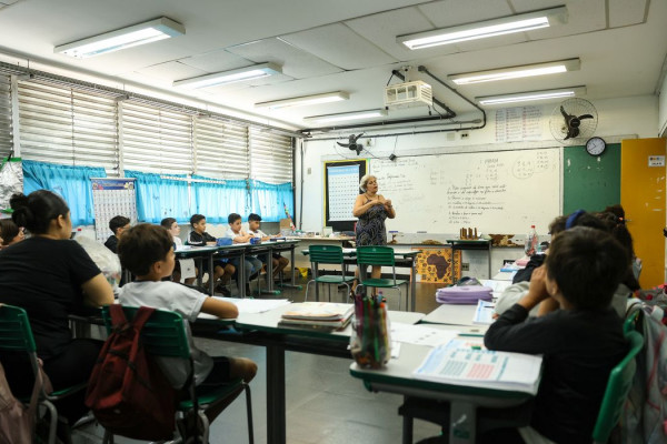 Mudanças no IR beneficiarão 73,5% dos professores da educação básica