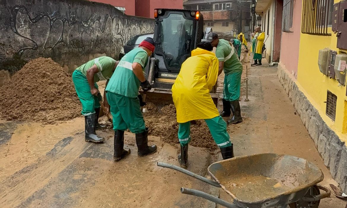 Aulas em Petrópolis devem ser retomadas nesta quinta-feira