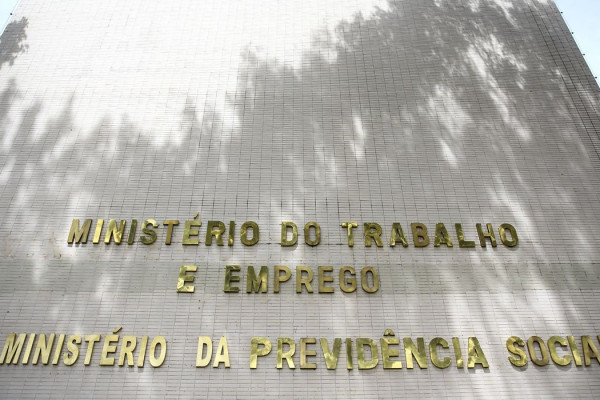 Secretário-executivo do Ministério da Previdência tem prisão decretada
