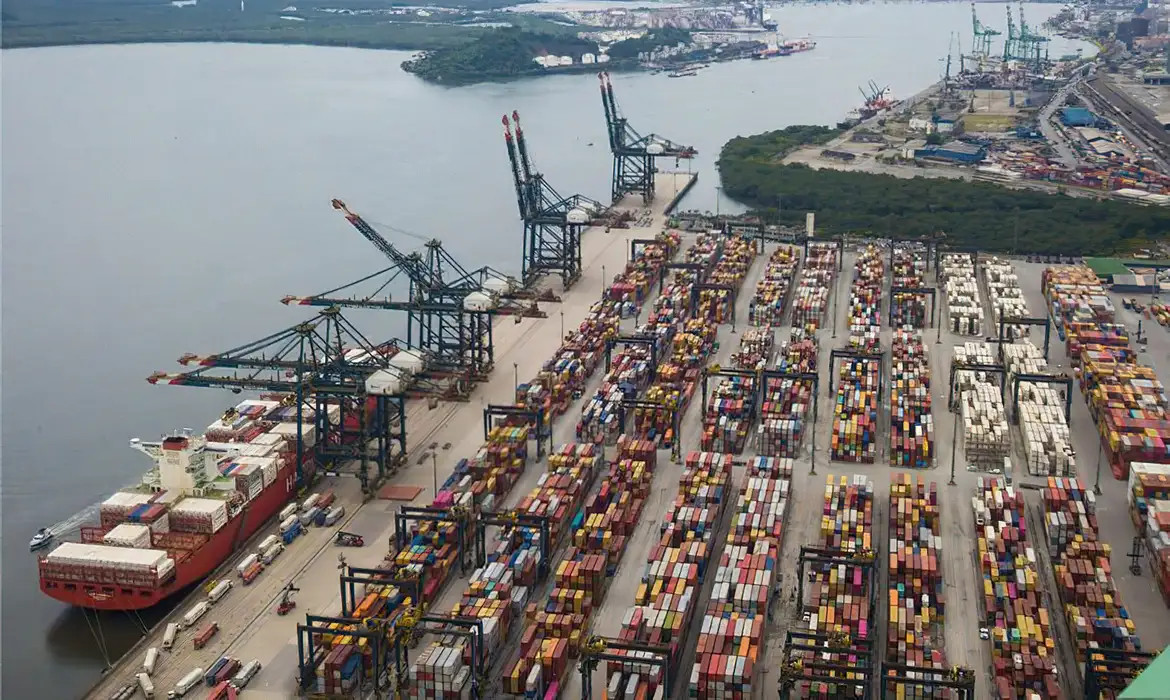 Alta de 28,6% nas exportações para a China compensa tarifaço americano