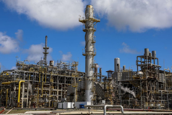 Petrobras renova contratos de quase R$ 100 bi com a Braskem