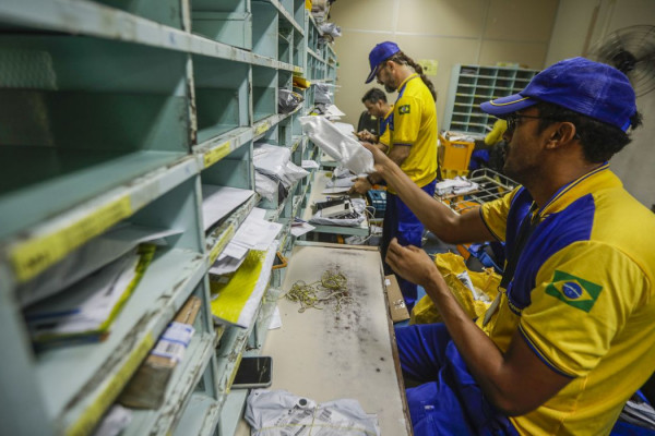 TST determina manutenção de 80% do efetivo durante greve dos Correios 