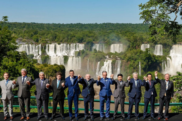 Acordo UE-Mercosul será assinado mesmo com oposição francesa, diz Lula