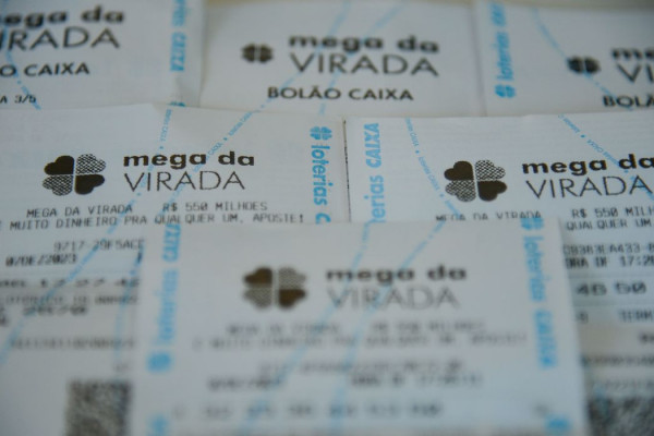 Prêmio da Mega da Virada chega a R$ 1 bilhão
