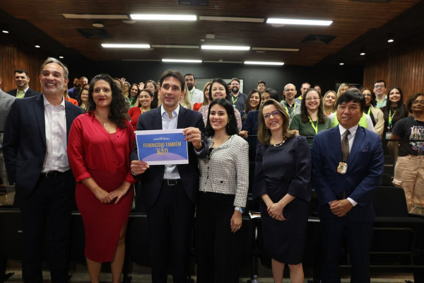 Campanha em aeroportos combate violência contra mulher