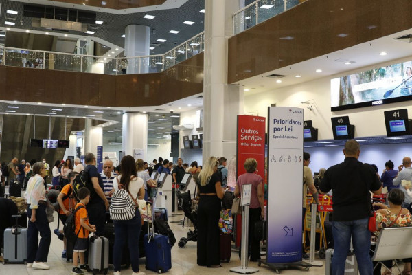 Anac discute com aéreas aumento de voos no Santos Dumont; Paes critica