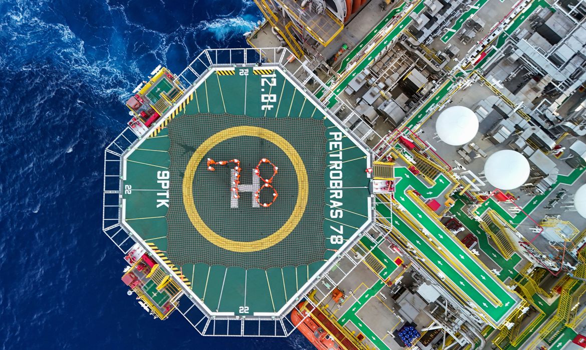 Petrobras recebe autorização para operar nova plataforma no pré-sal   