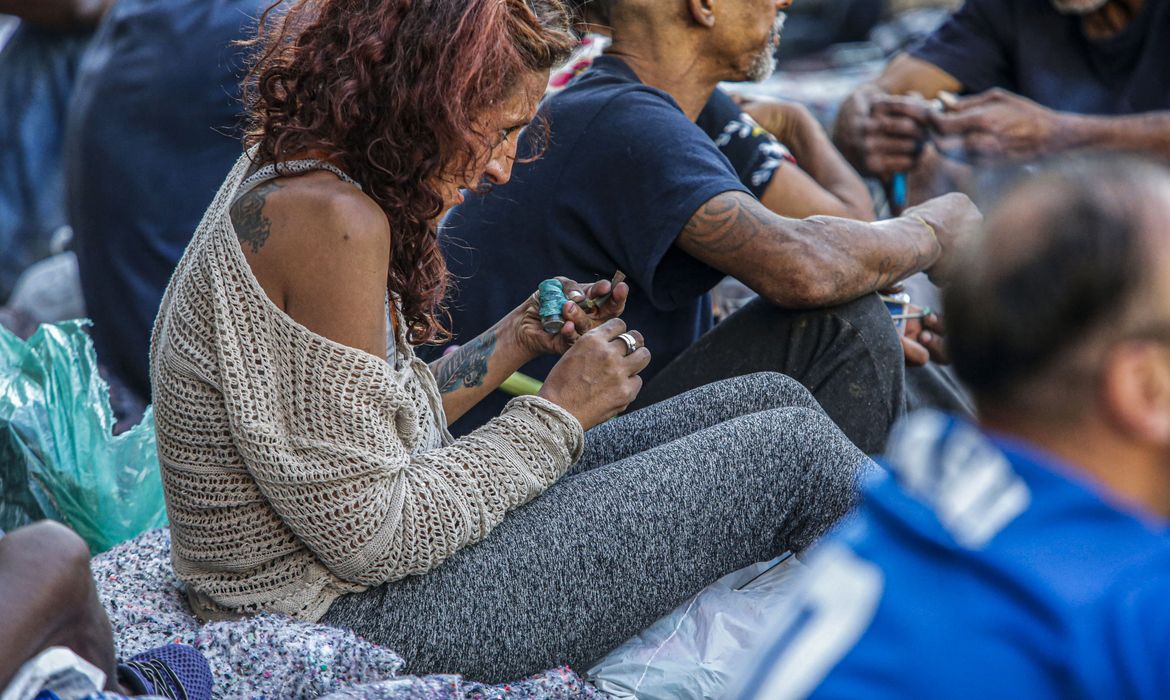 Um em cada cinco brasileiros já usou drogas ilícitas, aponta estudo