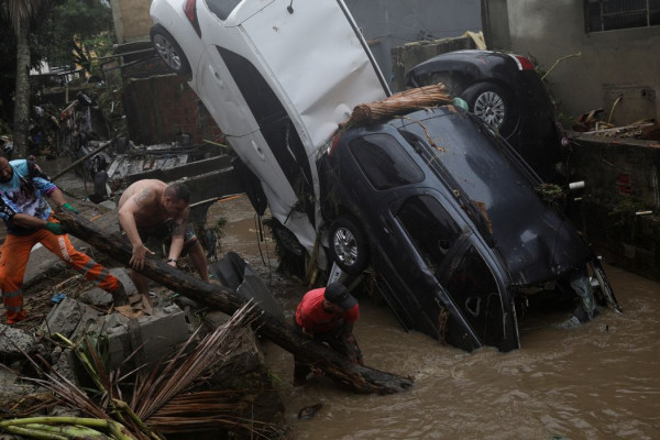 Encontrado corpo de idoso desaparecido em enxurrada em Petrópolis