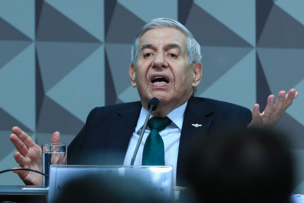 Heleno deixa Comando Militar para cumprir prisão domiciliar