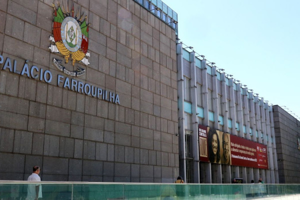 Lula sanciona porte de arma para policiais legislativos estaduais