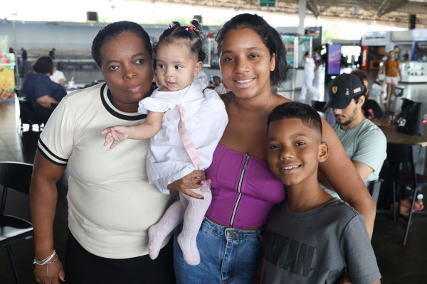 Mulheres veem no Natal a data para deixar a saudade e unir a família