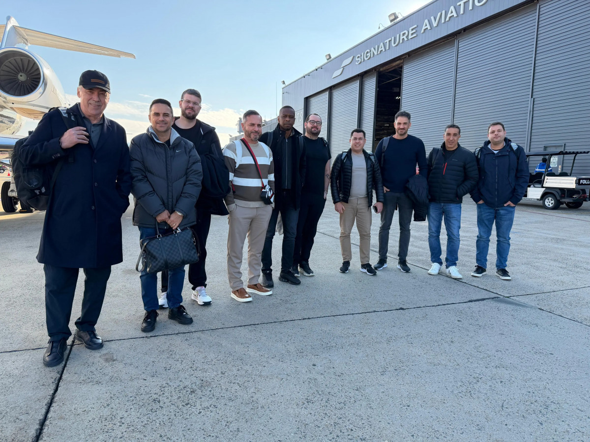 Técnico Carlo Ancelotti, ao lado da equipe da confederação, esteve nos países-sede da próxima Copa