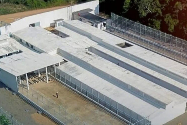 Após fuga, autoridades procuram 12 detentos de prisão em Maués (AM)