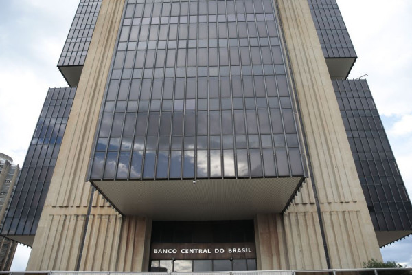 Entidades financeiras defendem atuação do Banco Central no caso Master