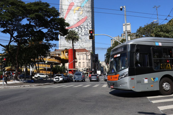 Prefeitura de SP anuncia aumento nas passagens de ônibus para R$ 5,30