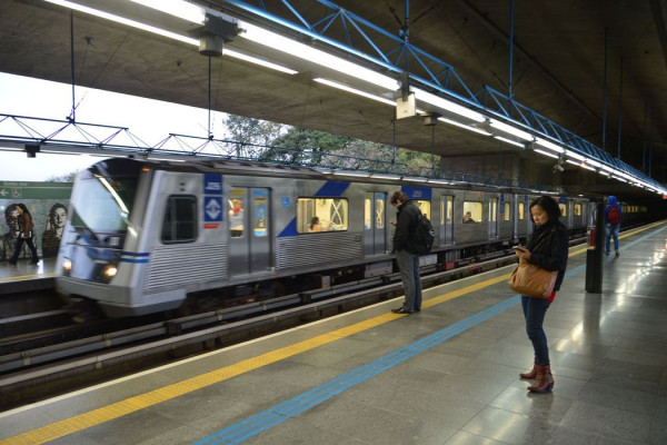 Governo de SP anuncia aumento nas passagens de metrô e de trens