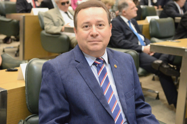 Léo Oliveira (MDB) - Divulgação