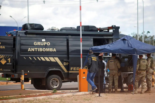 Moraes mantém preso condenado por bomba no aeroporto de Brasília